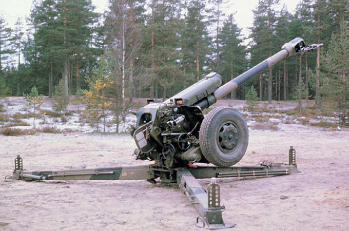 122 mm D-30 howitzer